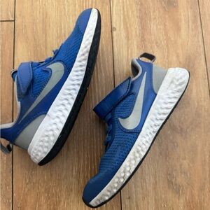 Nike Kids
Revolution 5 "Game Royal" sneakers Sz 11.5